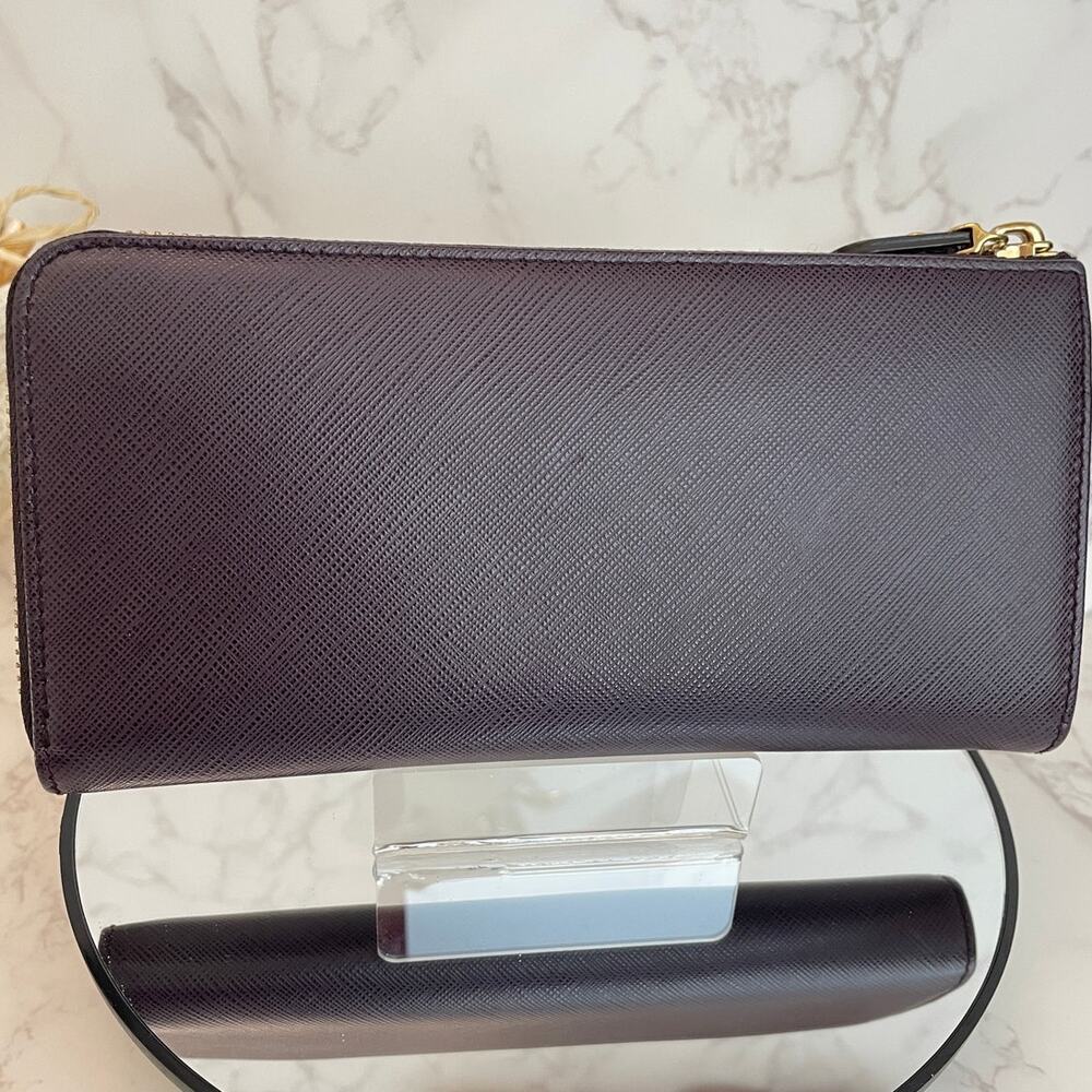 SALVATORE FERRAGAMO Gancini Zippered Leather Wallet Purple/Plum EUC - Picture 5 of 9